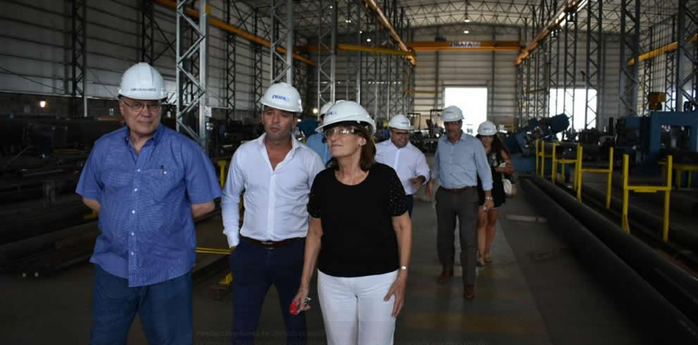 La ministra de Producción, Alicia Ciciliani, y el Director de Industria, Carlos Pighin, visitaron nuestras instalaciones