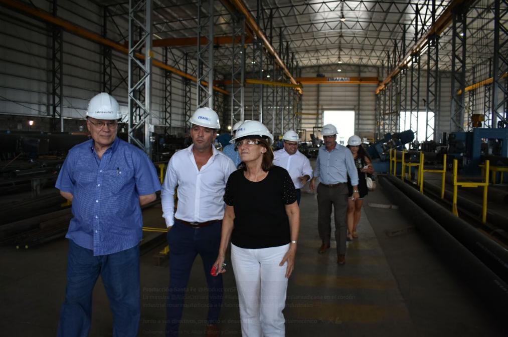 La ministra de Producci&oacute;n, Alicia Ciciliani, y el Director de Industria, Carlos Pighin, visitaron nuestras instalaciones